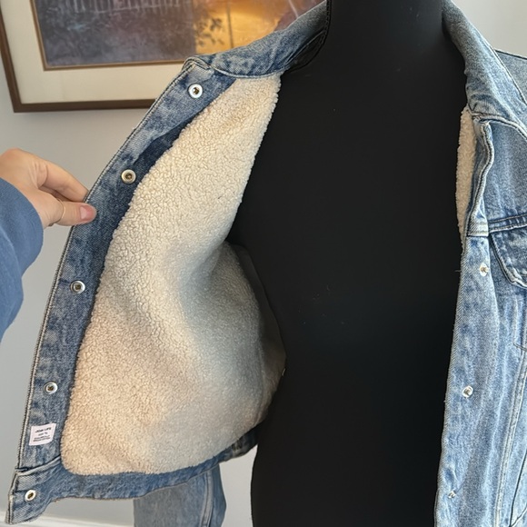 Zara Sherpa Lined Denim Jacket - Size Medium - Picture 8 of 9